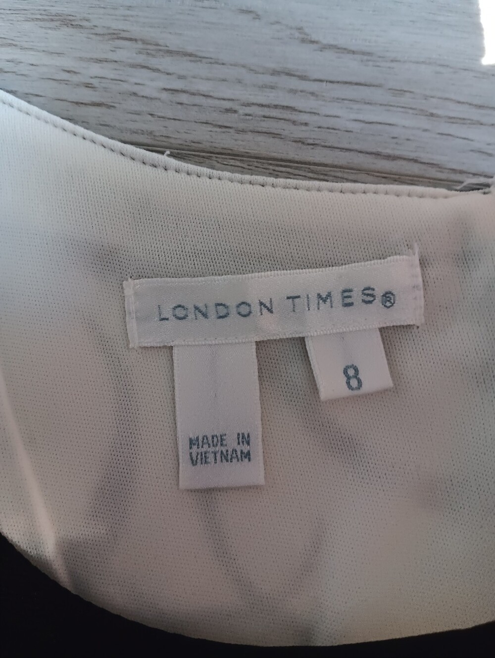 London Times Sleeveless Sheath Dress Scroll Pattern Pockets Black White Size 8 - Picture 2 of 12